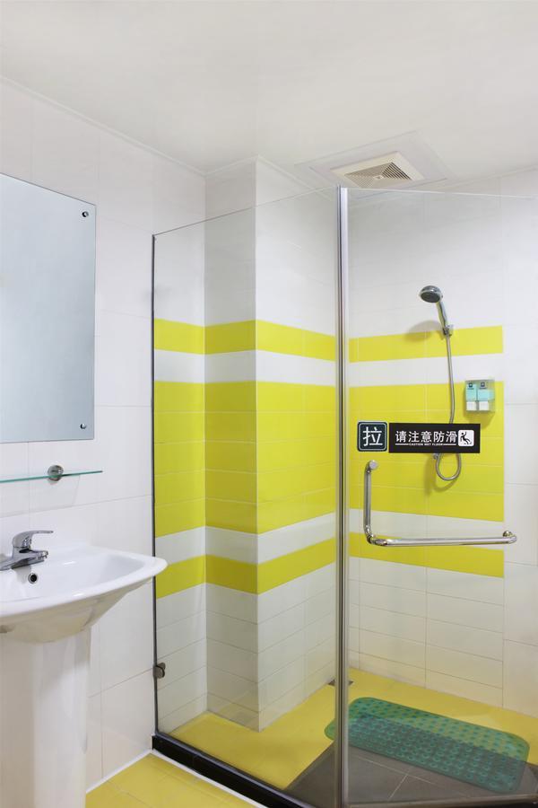 7Days Inn Qingdao Development Zone Jinshatan Номер фото